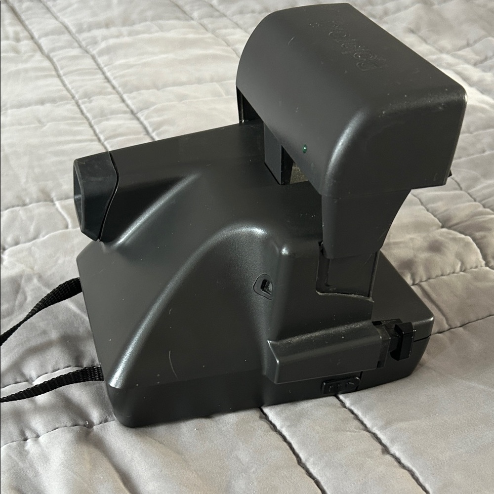 Polaroid OneStep Closeup Instant Camera - Charcoal Gray - Picture 4 of 5